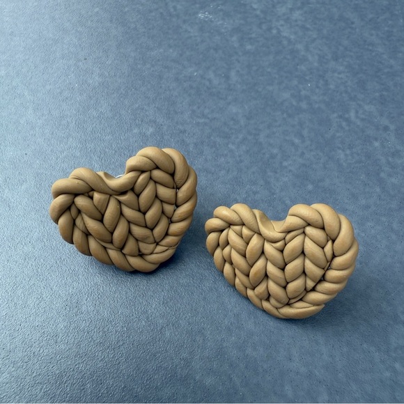 Braided Heart Stud Earrings Tan Brown - Picture 1 of 7